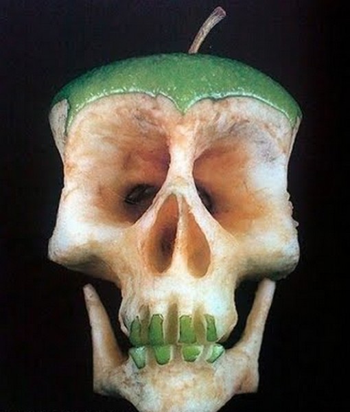 Bizarre-Skull-fruits-and-vegetables-carvings-11