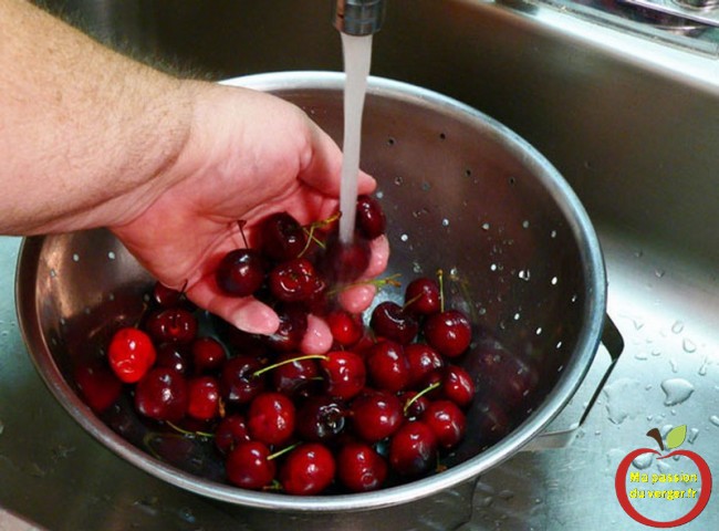 Cheerwine-Cherry-Cobbler__rinse-cherries
