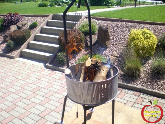 barbecue feu de bois- barbecue avec charbon de bois- grille réglable en hauteur - regrevudnoissapamegres