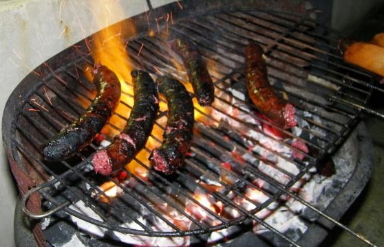 trop-de-flammes-a-la-cuisson-sur-barbecue